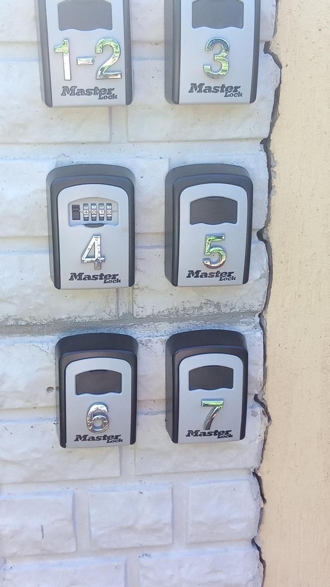 Pensión Casa Dora 2*